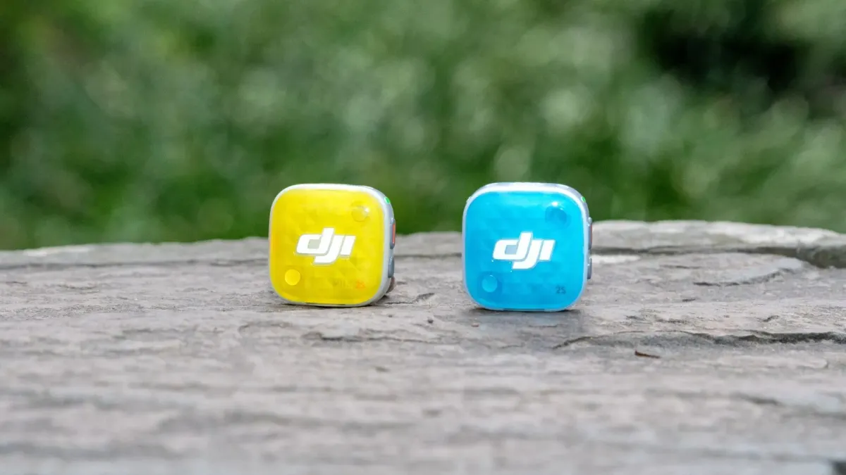 DJI Mic Mini 2S: il nuovo microfono wireless punta su registrazione interna fino a 28 ore e cancellazione del rumore basata sull’IA