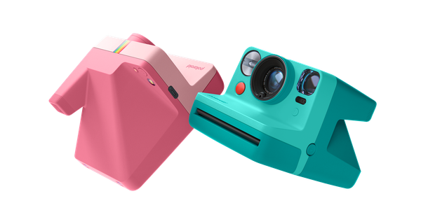 La Polaroid Now Generation 3 debutta nelle nuove colorazioni Pink e Teal, due varianti vivaci che ampliano la gamma della celebre fotocamera istantanea