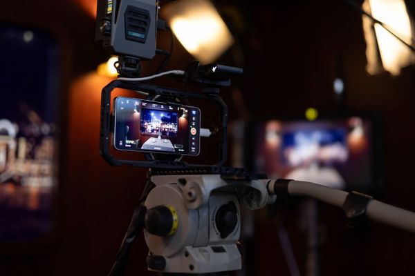 Il nuovo vivo X300 Ultra protagonista al Mobile World Congress 2026 con funzionalità avanzate dedicate a creator e videomaker