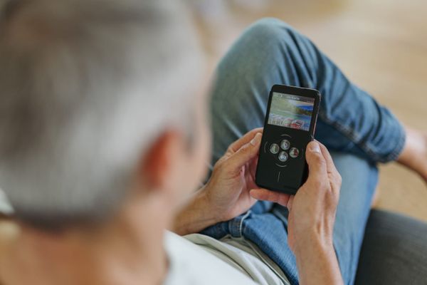 Gestire password e dati digitali: una sfida quotidiana per molti over 70