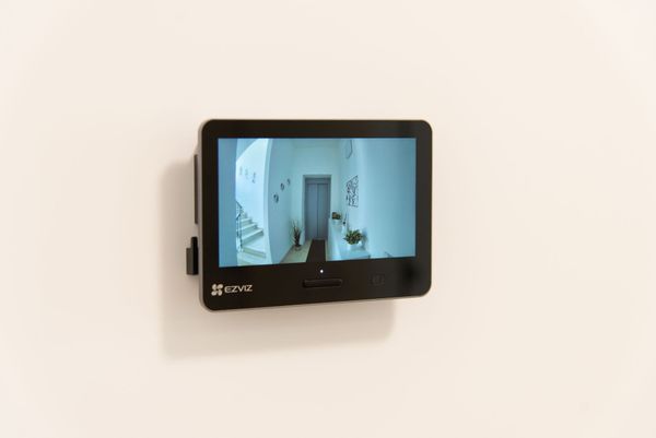 EZVIZ EP4 è il nuovo spioncino smart 4K