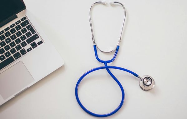 La trasformazione digitale della sanità accelera, ma molti studi medici devono ancora colmare il gap tecnologico e formativo