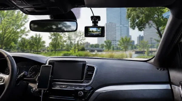 Auto sempre più smart: dash cam e accessori personalizzati conquistano gli automobilisti, tra tecnologia, sicurezza e nuove esigenze di mobilità
