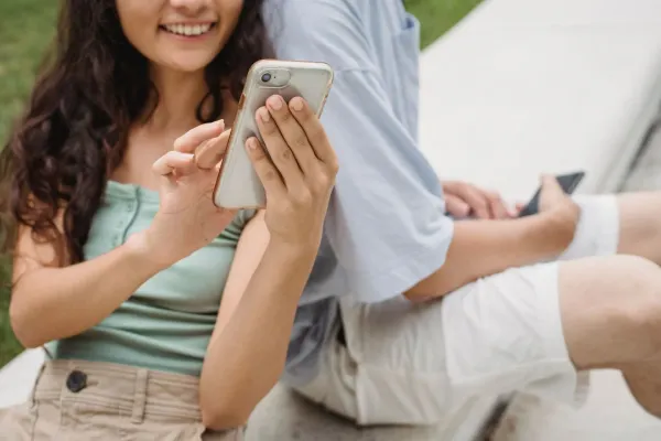 Hinge lancia Signals, la nuova funzione pensata per valorizzare riflessione, autenticità e impegno nelle relazioni tra gli utenti dell’app