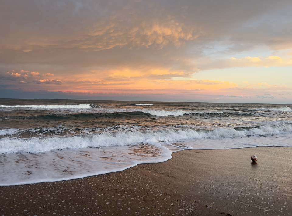 omne trium perfectum