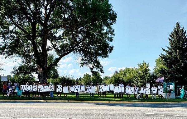 Livingston Protesters Support "Workers Over Billionaires"