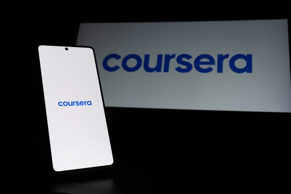 online course on laptop