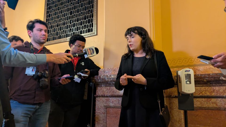 samantha boucher talks to the kansas capitol press corps