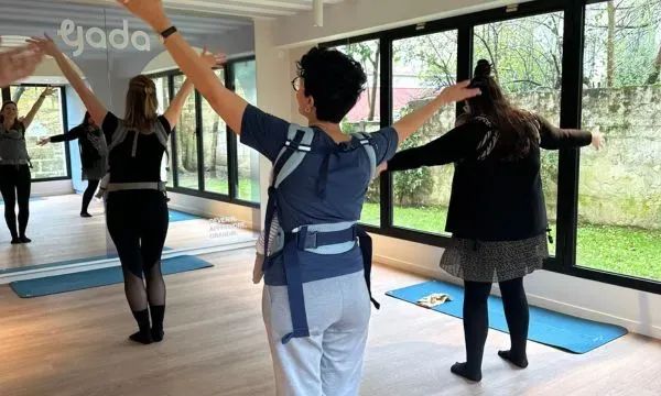 Danser avec son bébé chez Yada