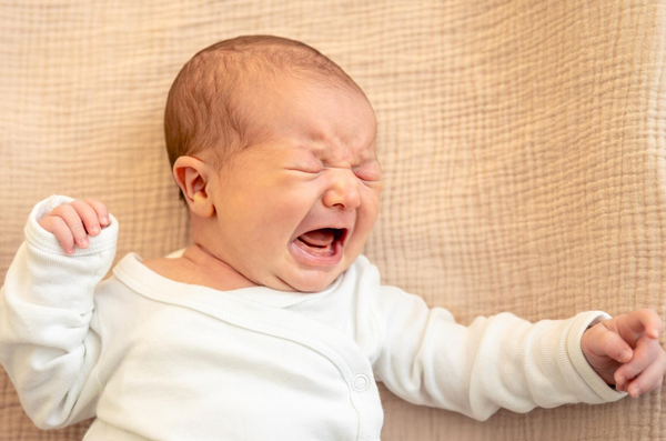 bébé qui pleure