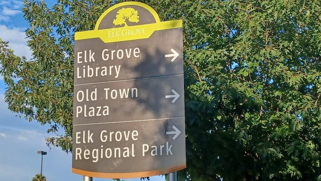Elk Grove Wayfinding sign