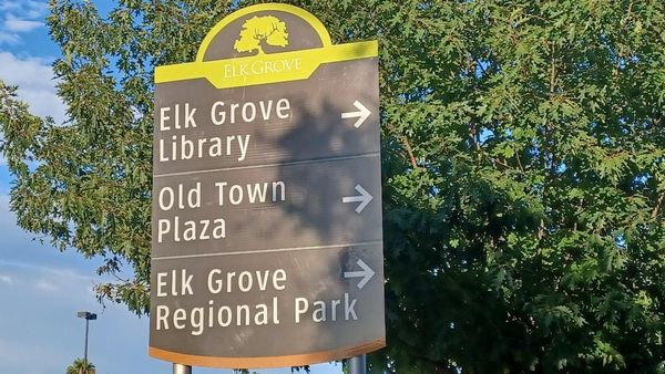 Elk Grove Wayfinding sign