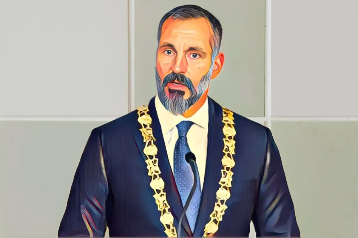 Rahim Al-Hussaini (Aga Khan V)