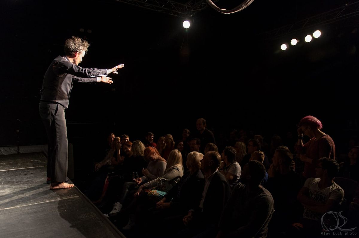 Fomo Academy: Tips for pitching on stage