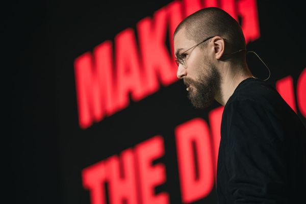 Fomo Academy:  The Art of Pitch Decks #1. The Stage Deck