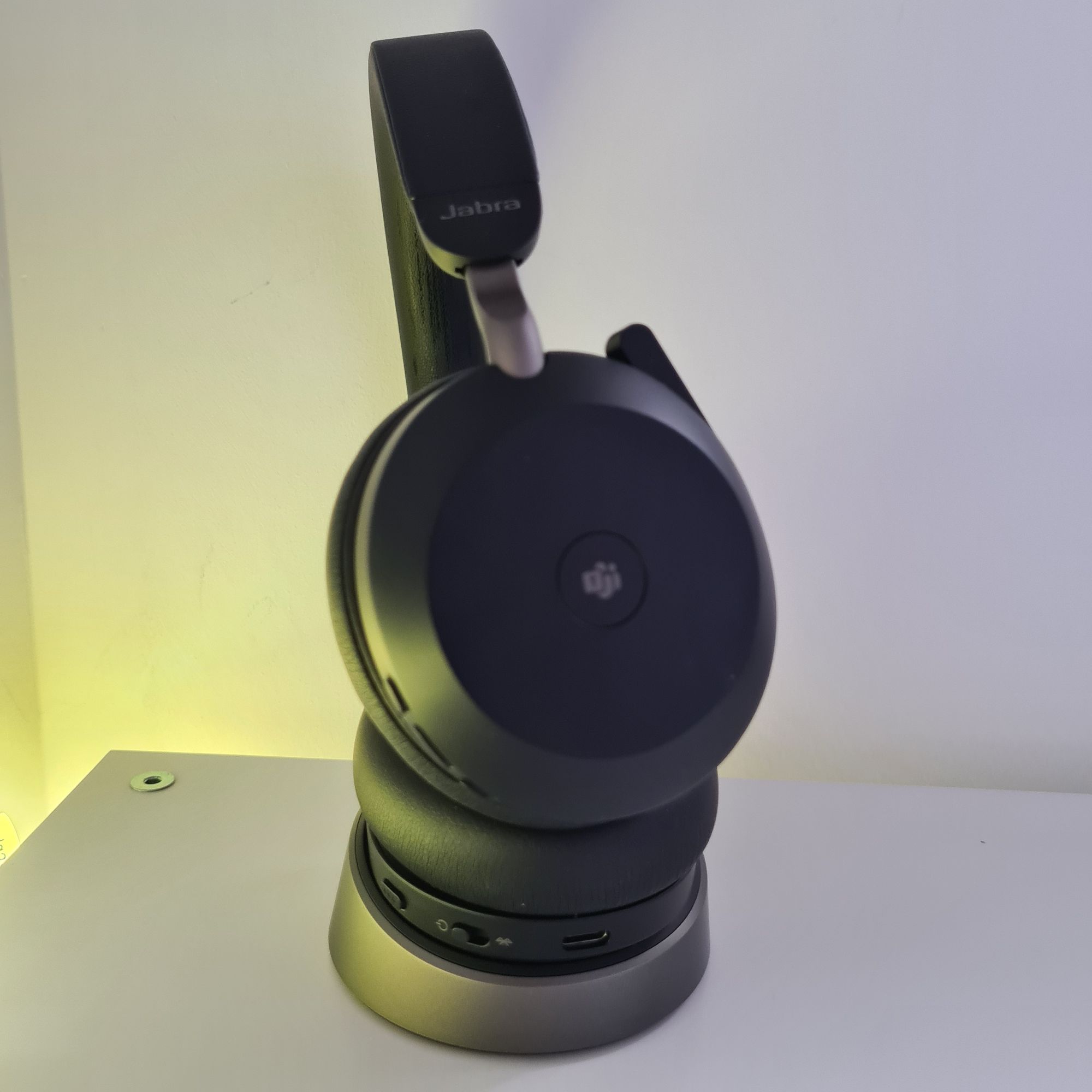 Jabra Evolve2 75 with stand