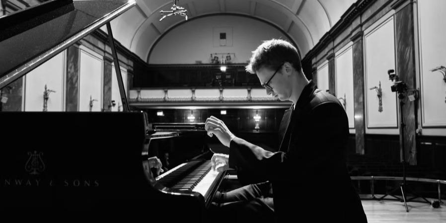 Lunchtime Concert-  Kasparas Mikužis (solo piano)
