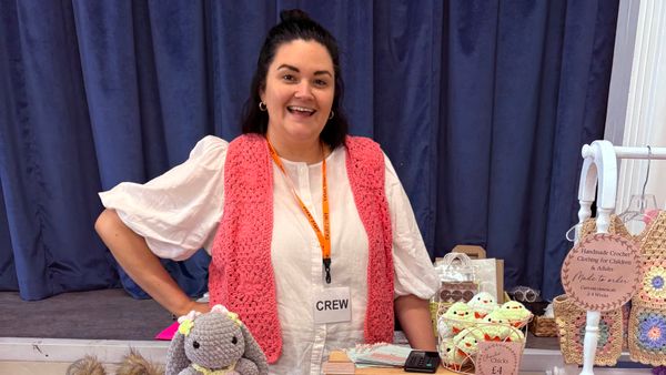 🧶 Handmade Happiness: Shepperton's Unique Craft Fair 🎧