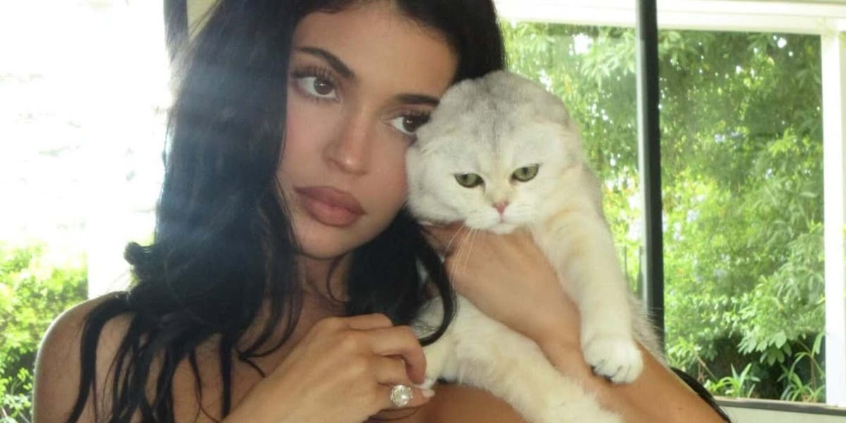 Kylie Jenner Is the Coolest Cat Mom Ever in a Strapless 2010s Gucci Bodysuit