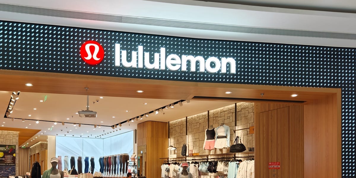 Lululemon’s ‘We Made Too Much’ Section Is Loaded With Editor-Favorites for Memorial Day
