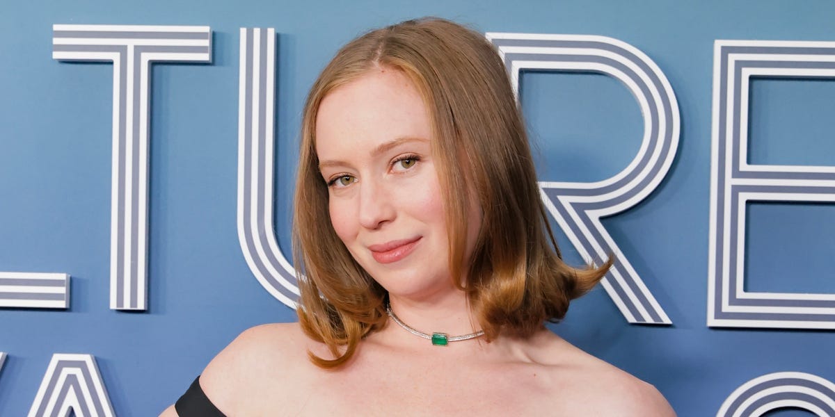 Hannah Einbinder Pairs Her Off-the-Shoulder Magda Butrym Dress With an Emerald Choker