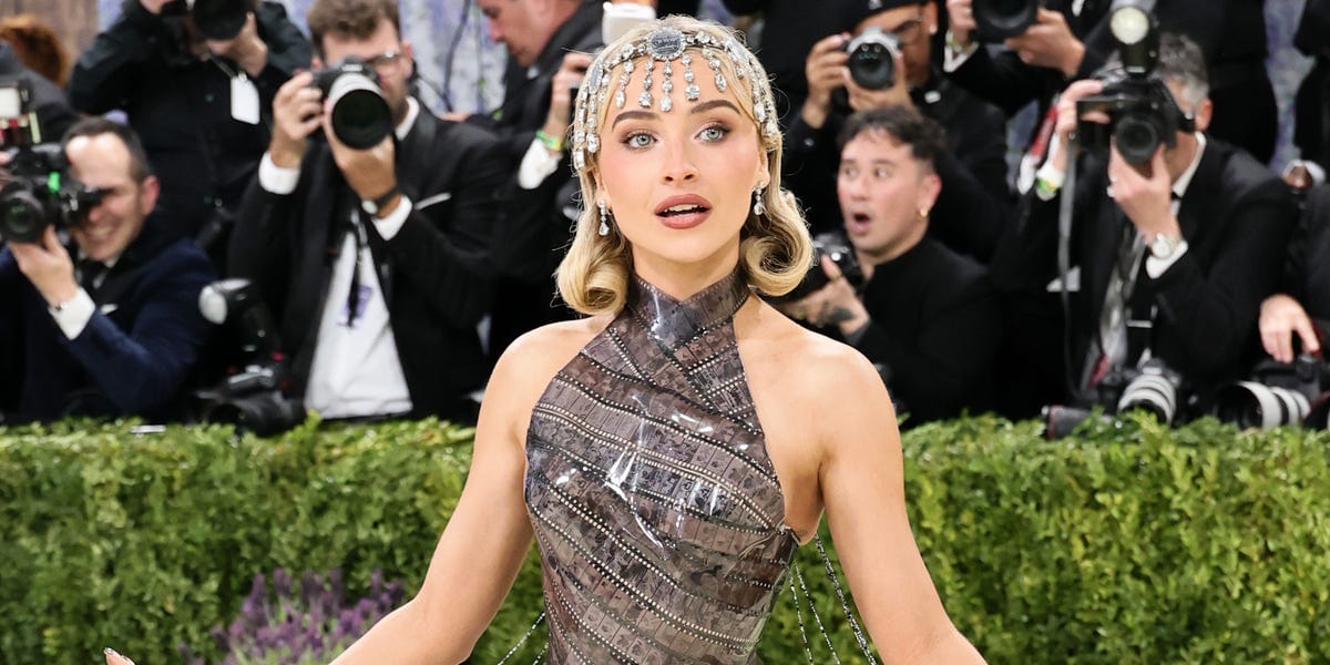 Sabrina Carpenter Goes Old Hollywood in a Dress Made Out of Literal Rolls of Film