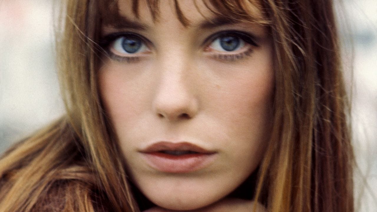 The French Highlight Is Summer’s Effortless Color Trend