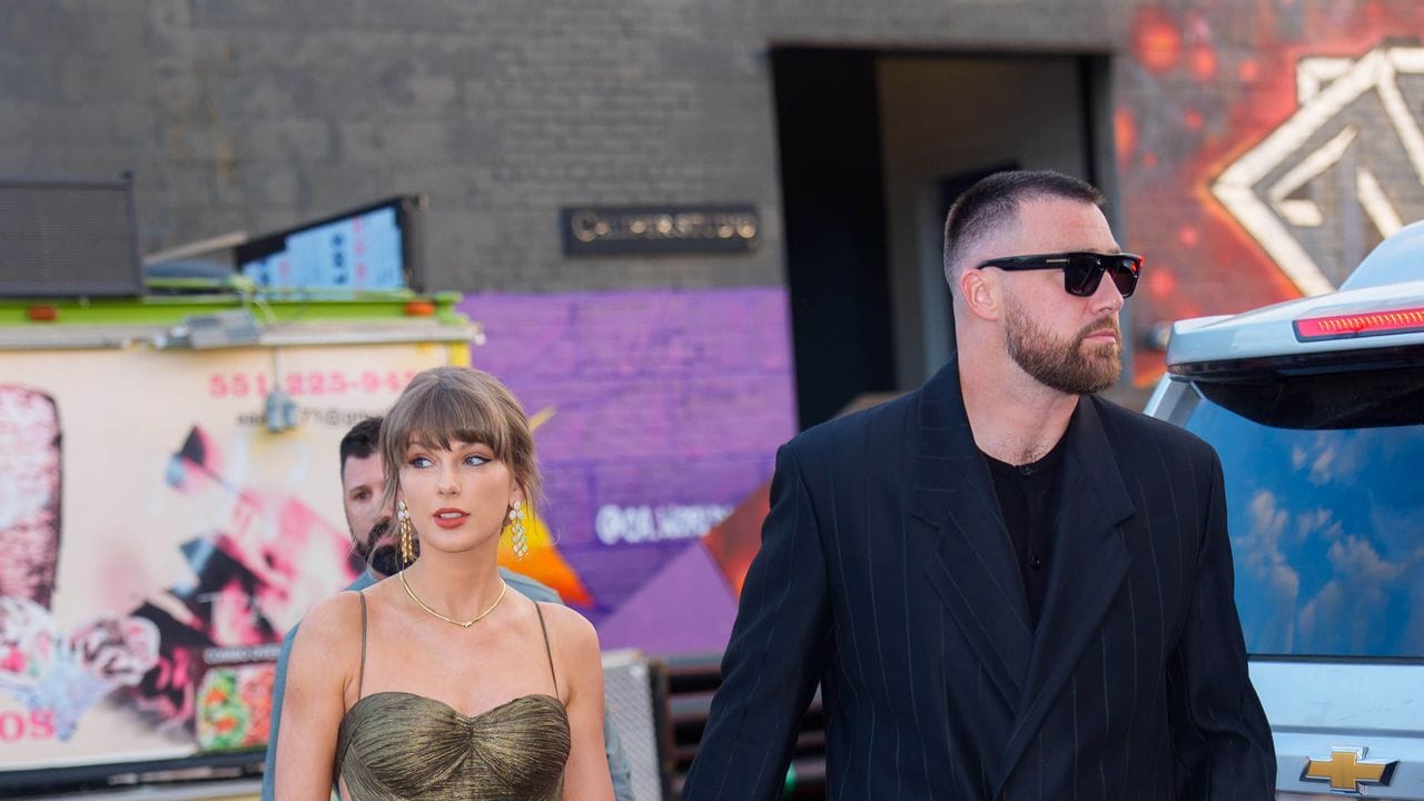 The Story Behind Taylor Swift’s Wedding Guest Jewelry—and Their Roots With Elizabeth Taylor