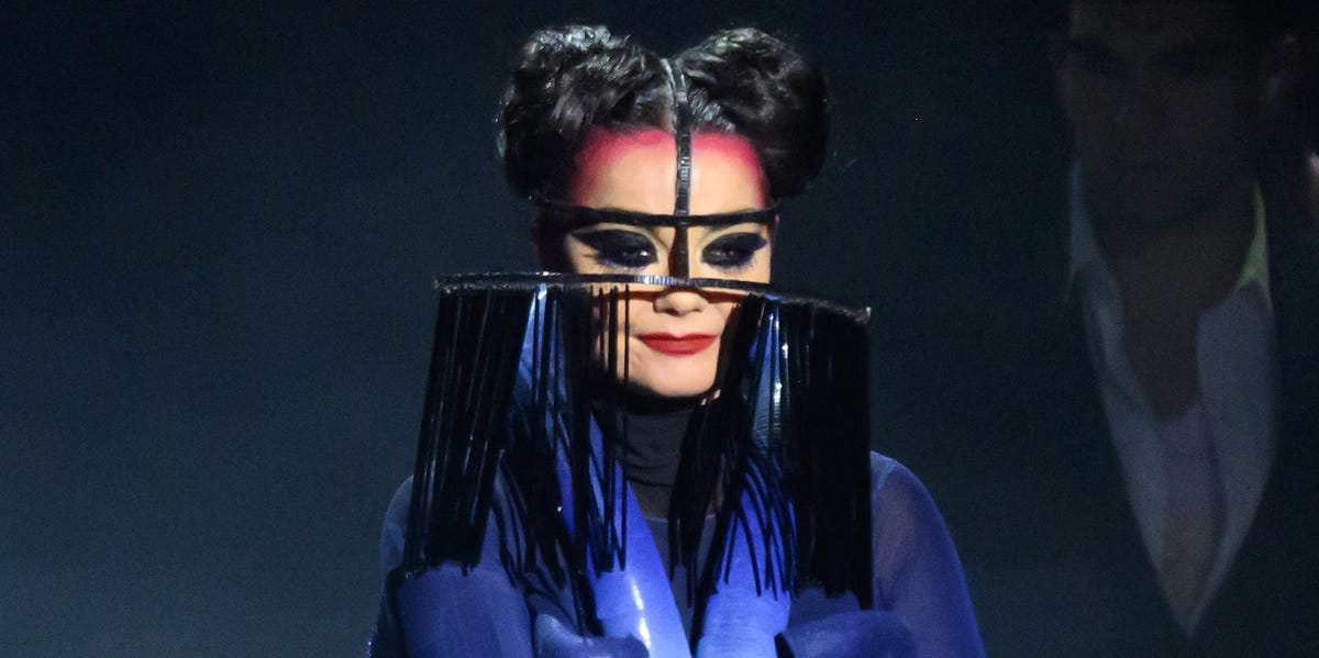Björk Performs a Surprise DJ Set in Venice Wearing Brand-New Bottega Veneta and the Bounciest Sculptural Headpiece