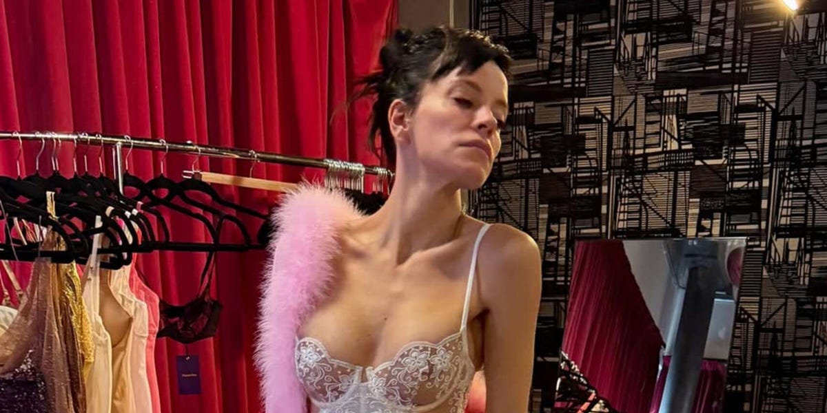 Lily Allen Brings Her Signature Lingerie-Clad <em>West End Girl</em> Style to Mighty Hoopla