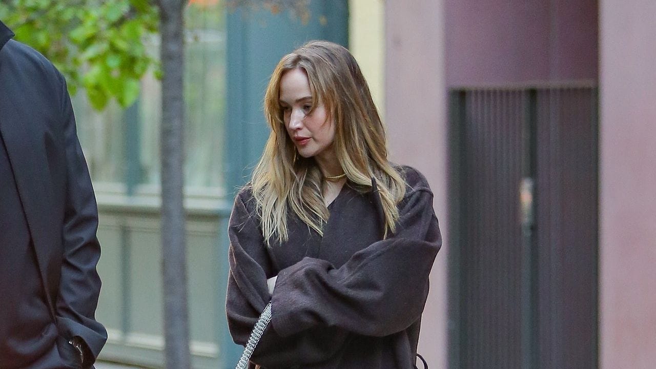 Jennifer Lawrence Adds an It-Girl Favorite to Her Statement Bag Collection