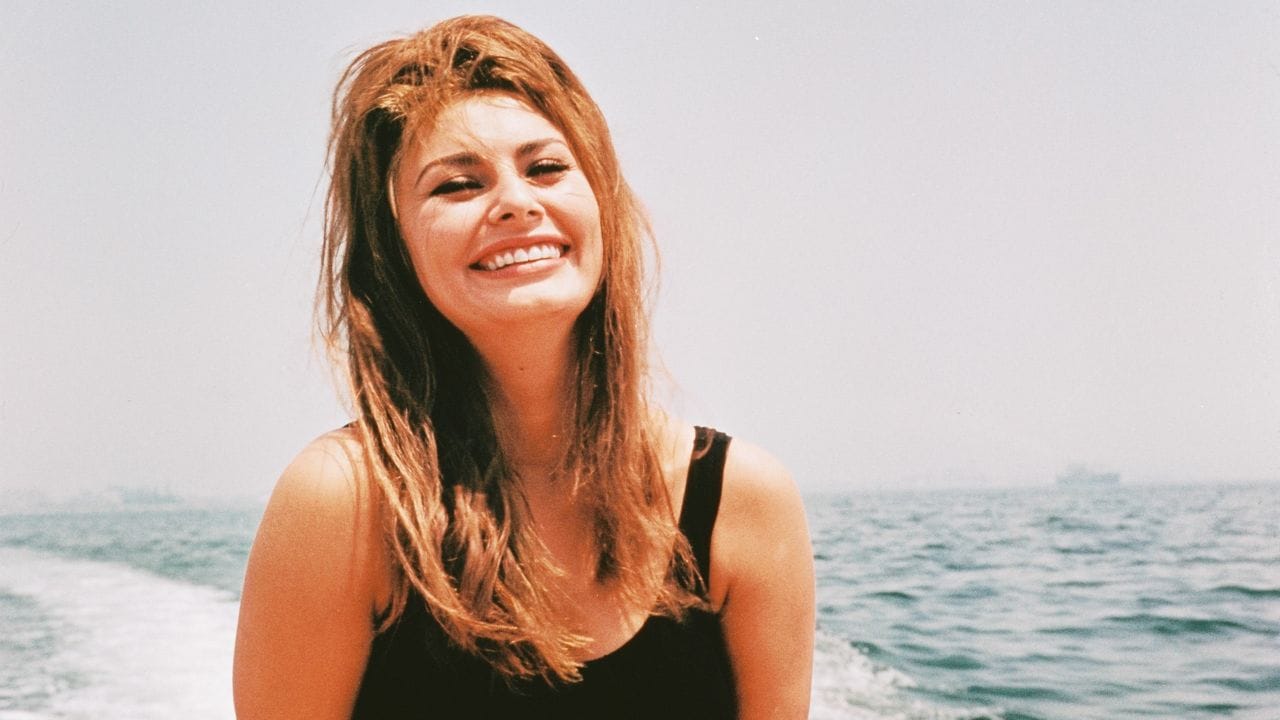 23 Vintage Photos of Sophia Loren Being the Ultimate European Summer Muse