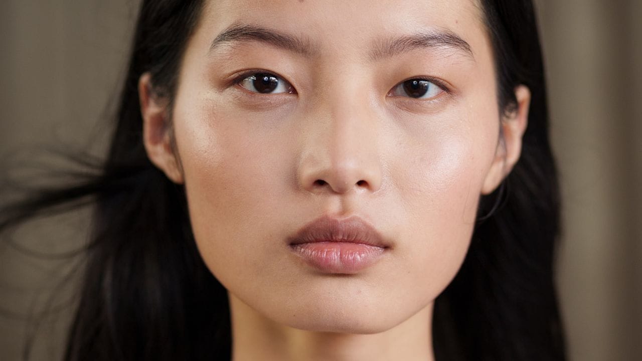 This Mizon Peptide Serum Creates an Instant Glass Skin Effect