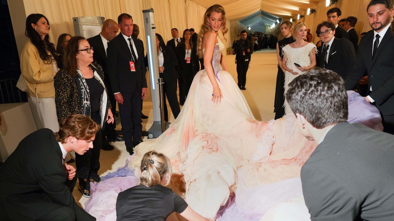 The Real VIPs at the 2026 Met Gala? The Train Handlers