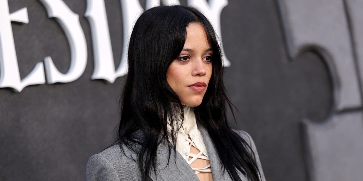 Jenna Ortega and Her McQueen Suit Give a Lesson in Nonchalant Tailoring