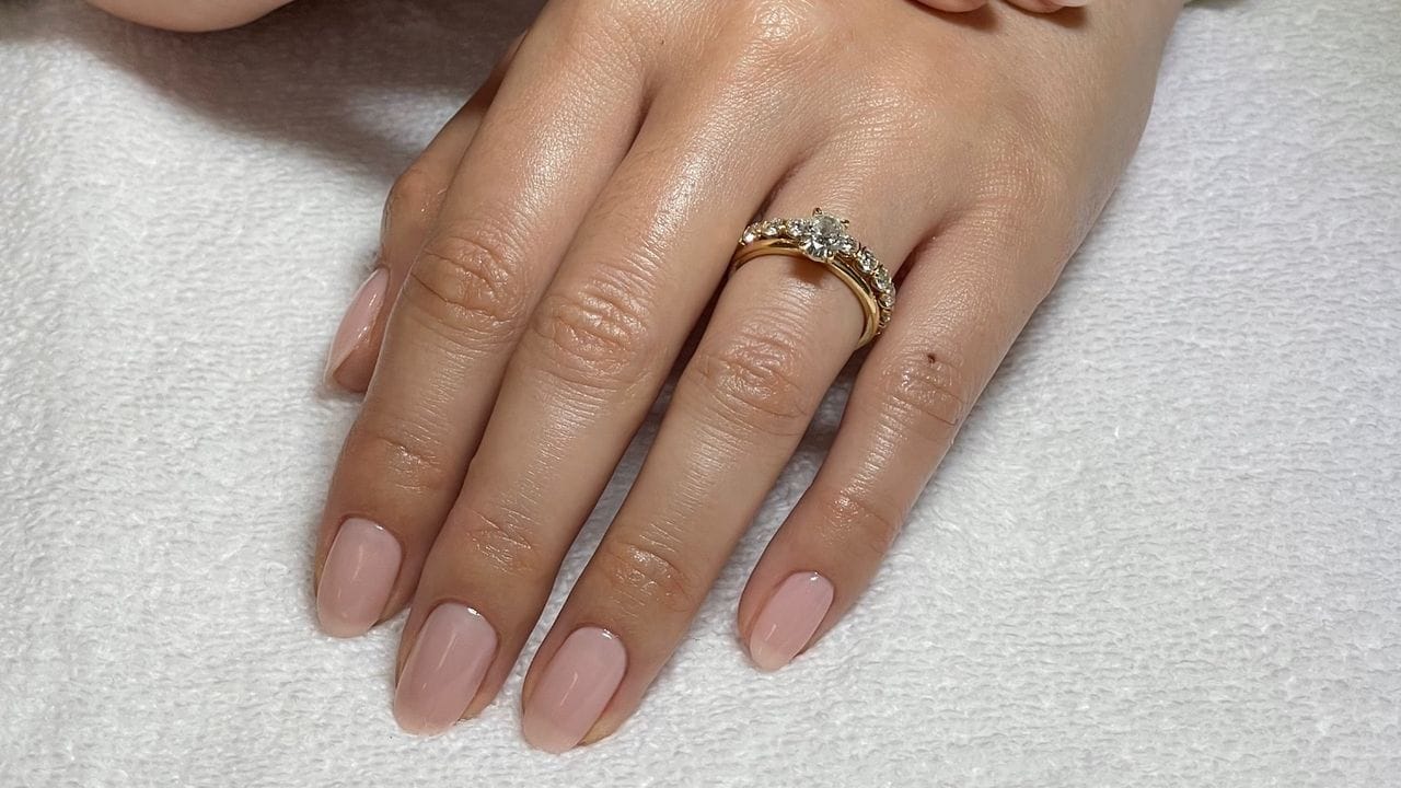 Chiffon Nails Are The New Celebrity Go-To