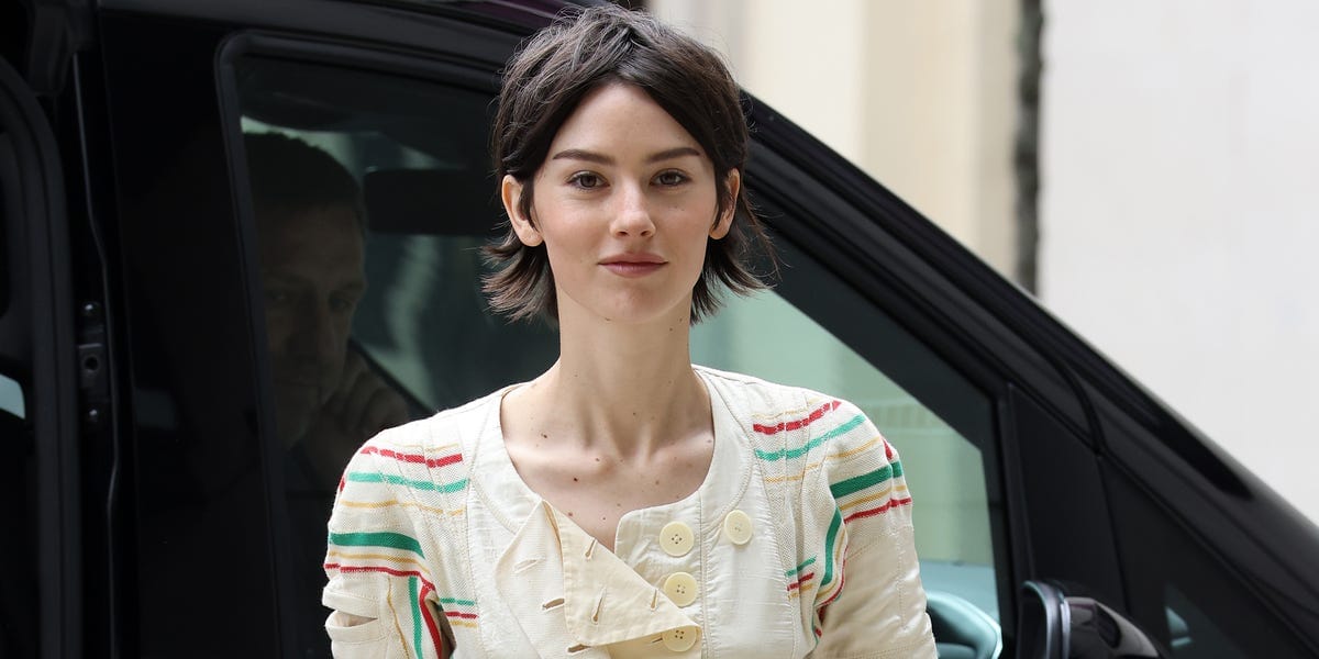 Gracie Abrams Puts Her Own Stripey Spin on Sportswear