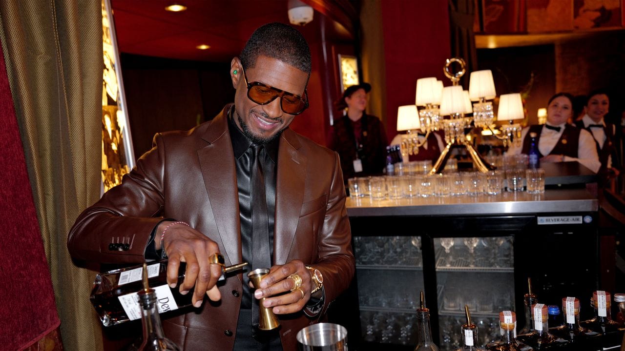What Happens inside the Tony Awards Speakeasy? Usher, Sarah Paulson, and Cole Escola Were Among the Stars Who Found Out