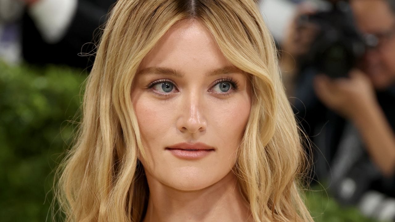 The Suede Skin Technique Will Give You a Perfectly Blurred Complexion