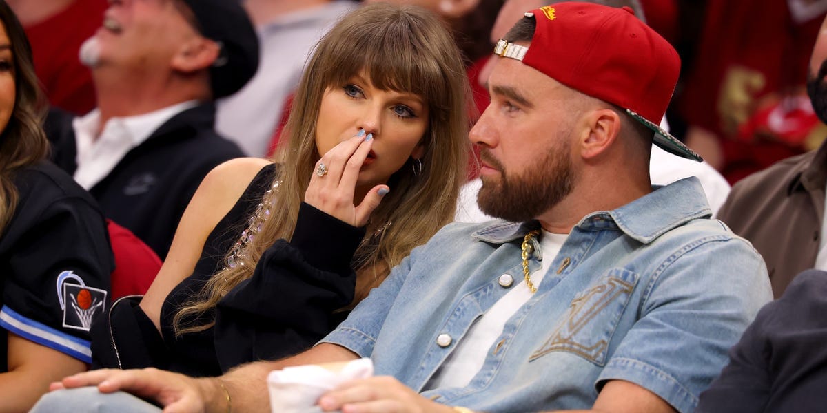 In Taylor Swift’s World, Nothing Is Accidental. Not Even a Manicure.