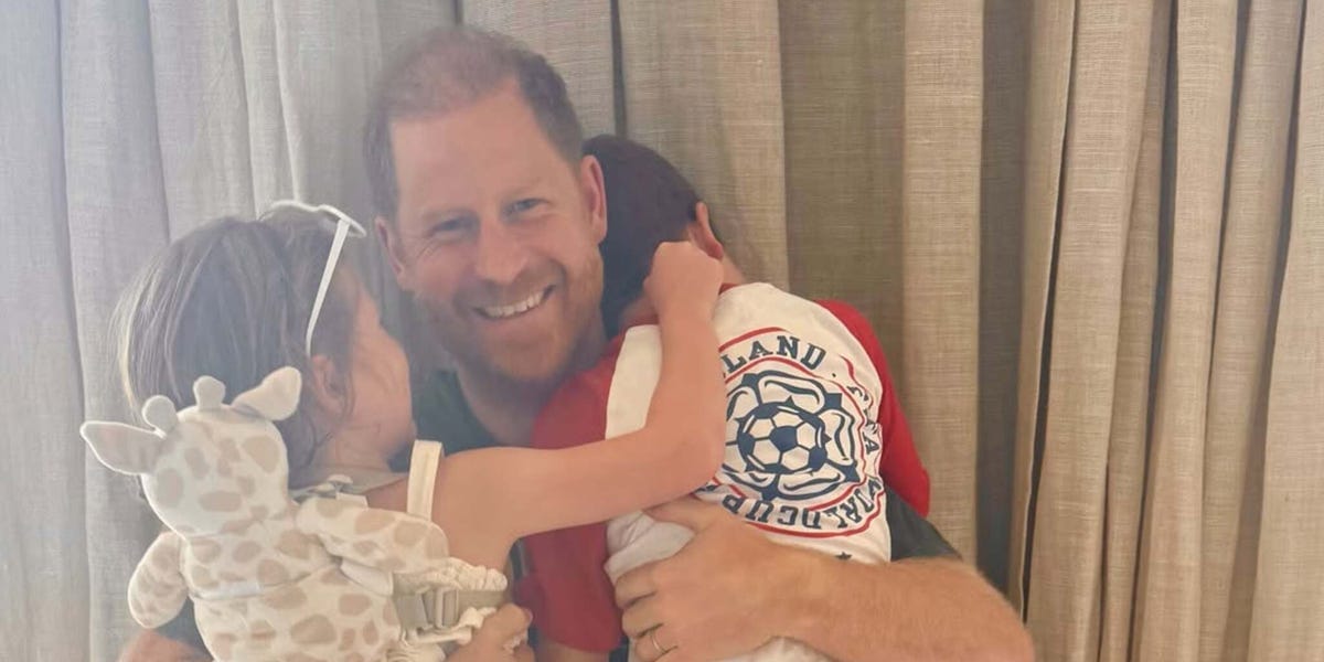 Duchess Meghan Shares the Sweetest Photo of Prince Harry and Their Kids for Father’s Day