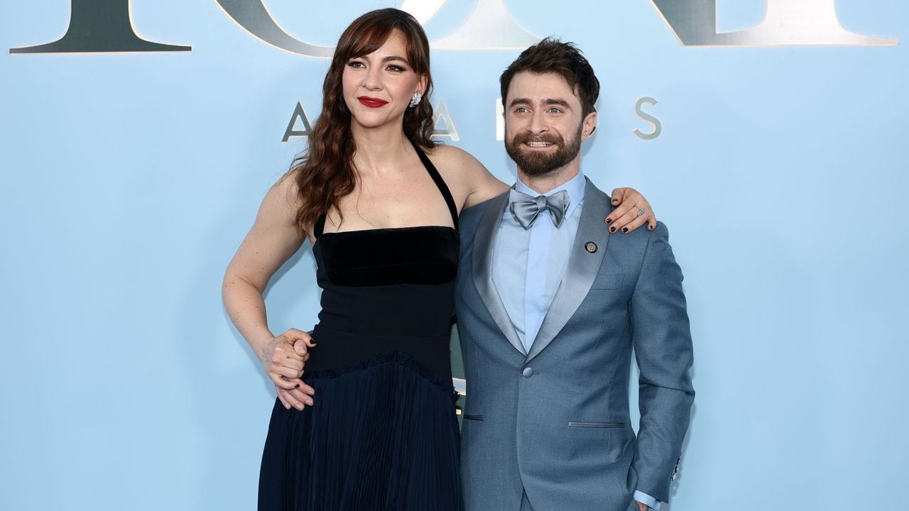 Daniel Radcliffe On His Dad’s Night Out at the 2026 Tony Awards