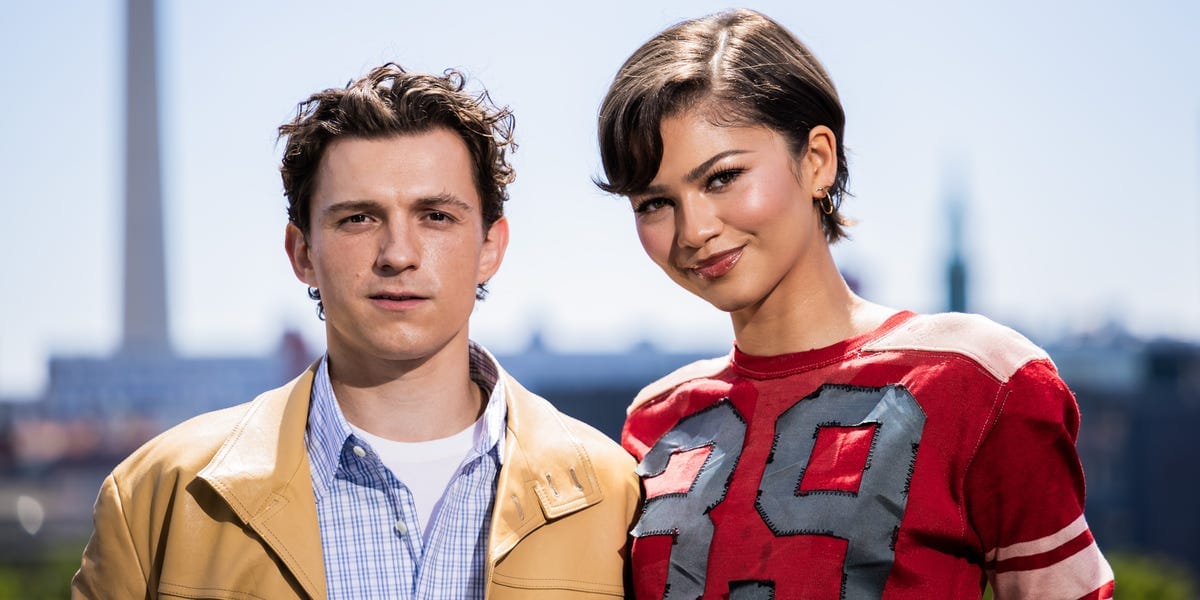 Zendaya’s Straight-off-the-Runway Fit Is So World Cup-Coded