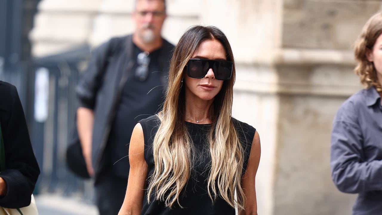 Victoria Beckham Transforms a One-Time Fashion Faux Pas Into a Winning Styling Trick