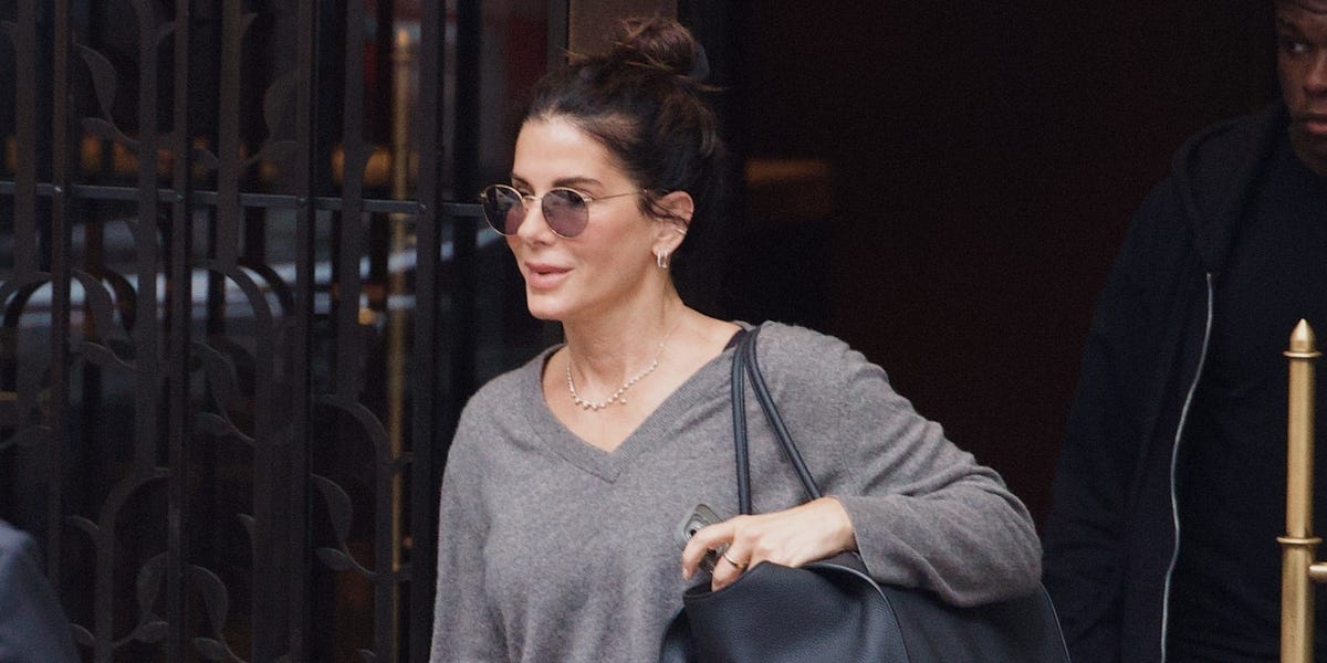 Sandra Bullock’s Summer Wardrobe Includes Mesh Alaïa Flats and the Perfect Cashmere Sweater