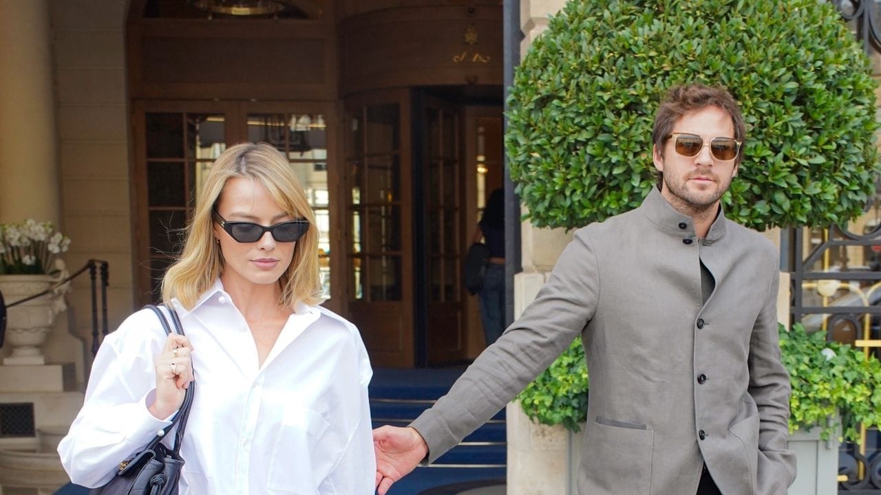 Margot Robbie Chanel-ifies the Casual Date Night Outfit