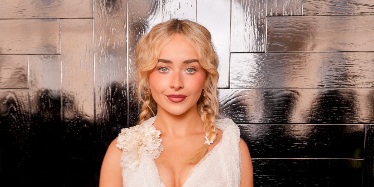 Sabrina Carpenter Puts a Couture Spin on Britney Spears’s Most Iconic Hairstyle