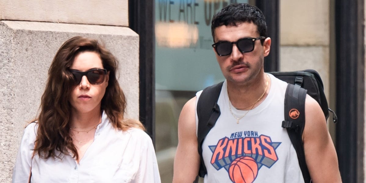Aubrey Plaza’s Easy, Breezy Summer Maternity Style Is So Relatable
