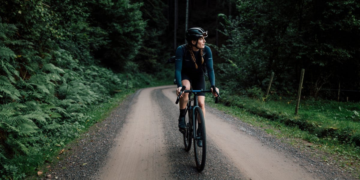 <b><strong>Indoor vs. Outdoor Cycling: Which Is Better for Endurance, Strength, and Mental Health?</strong></b>