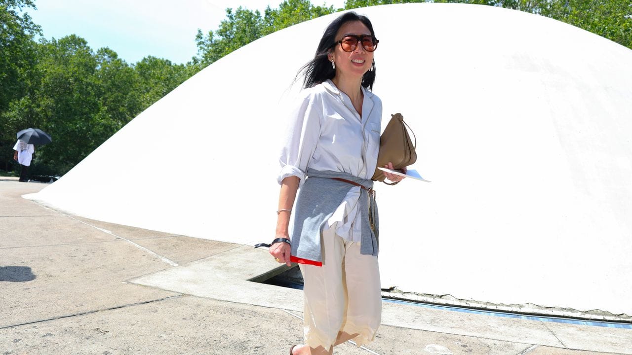 How to Style Bermuda Shorts for Summer